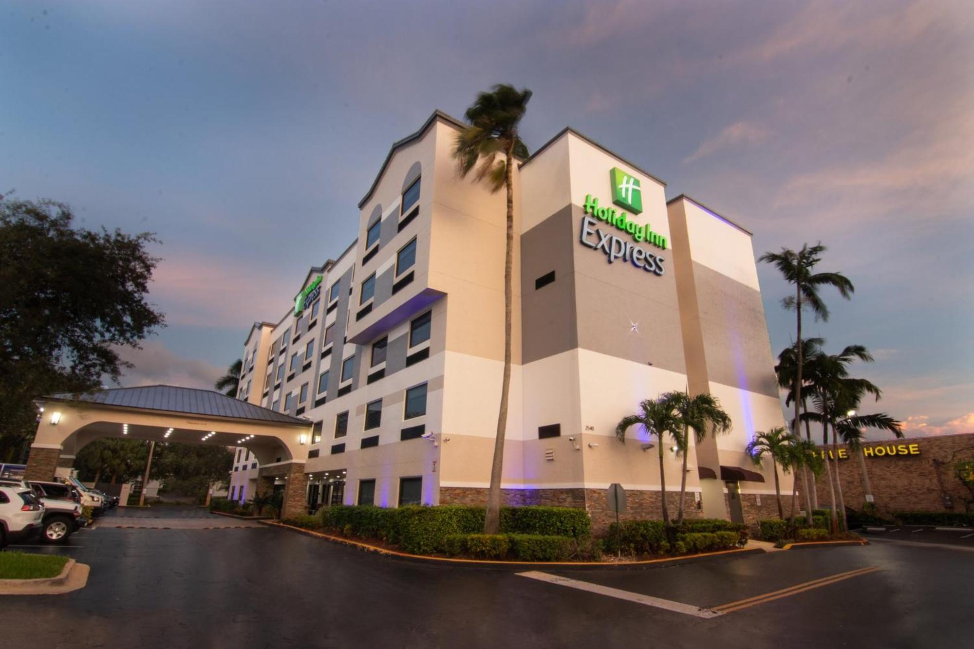 Holiday Inn Express And Suites Fort Lauderdale Airport West By Ihg Дейви Экстерьер фото