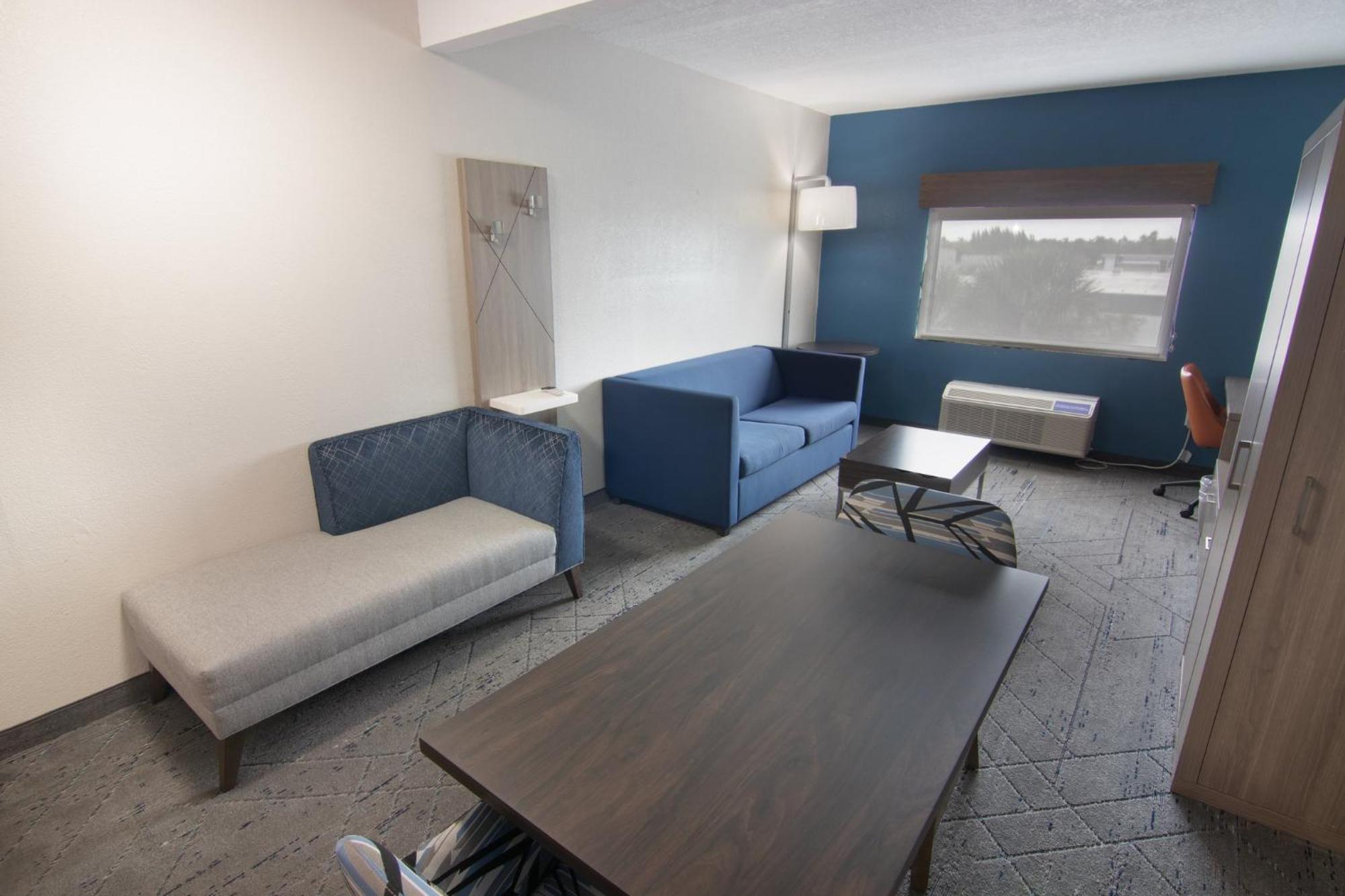 Holiday Inn Express And Suites Fort Lauderdale Airport West By Ihg Дейви Экстерьер фото