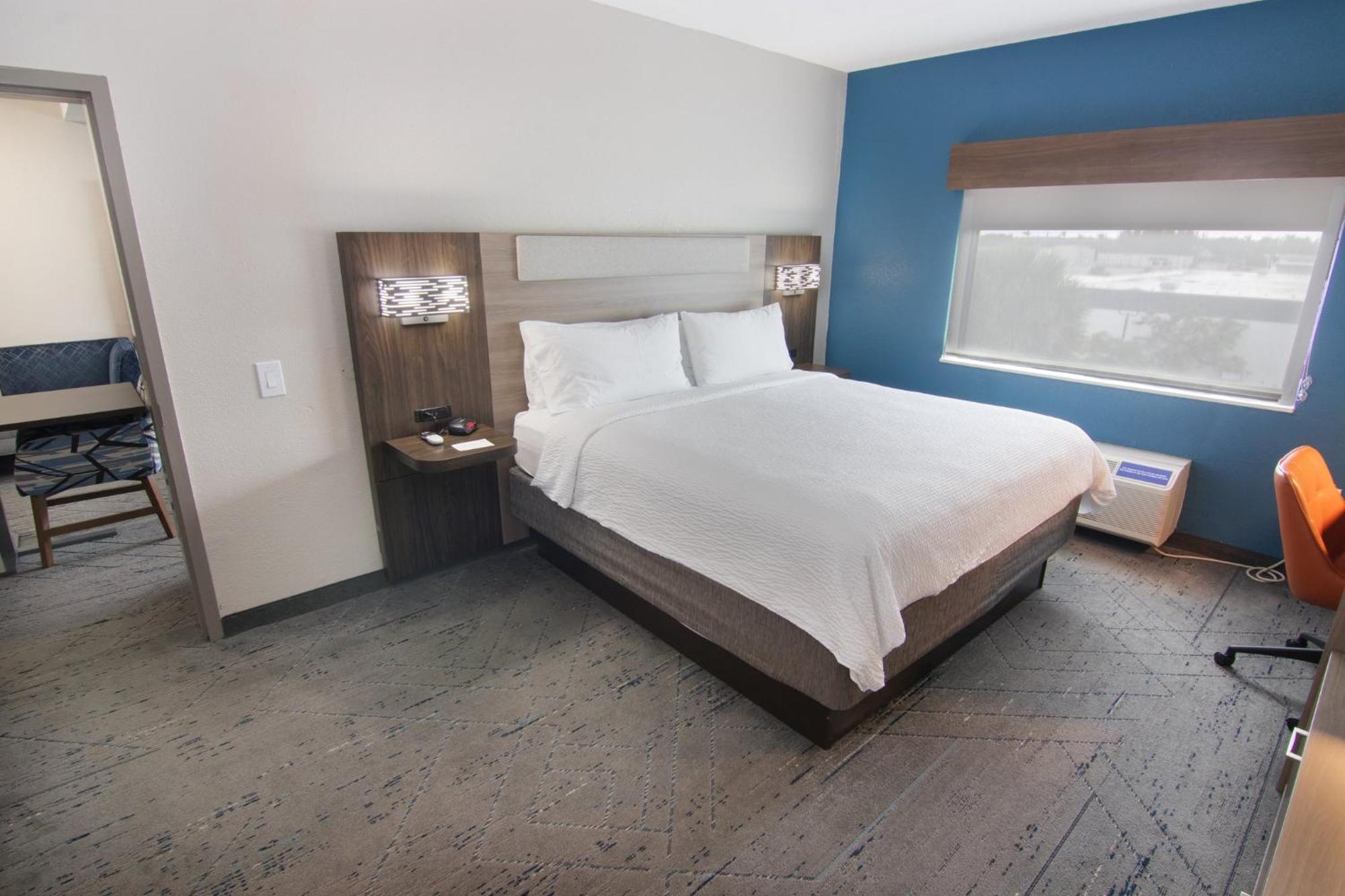 Holiday Inn Express And Suites Fort Lauderdale Airport West By Ihg Дейви Экстерьер фото