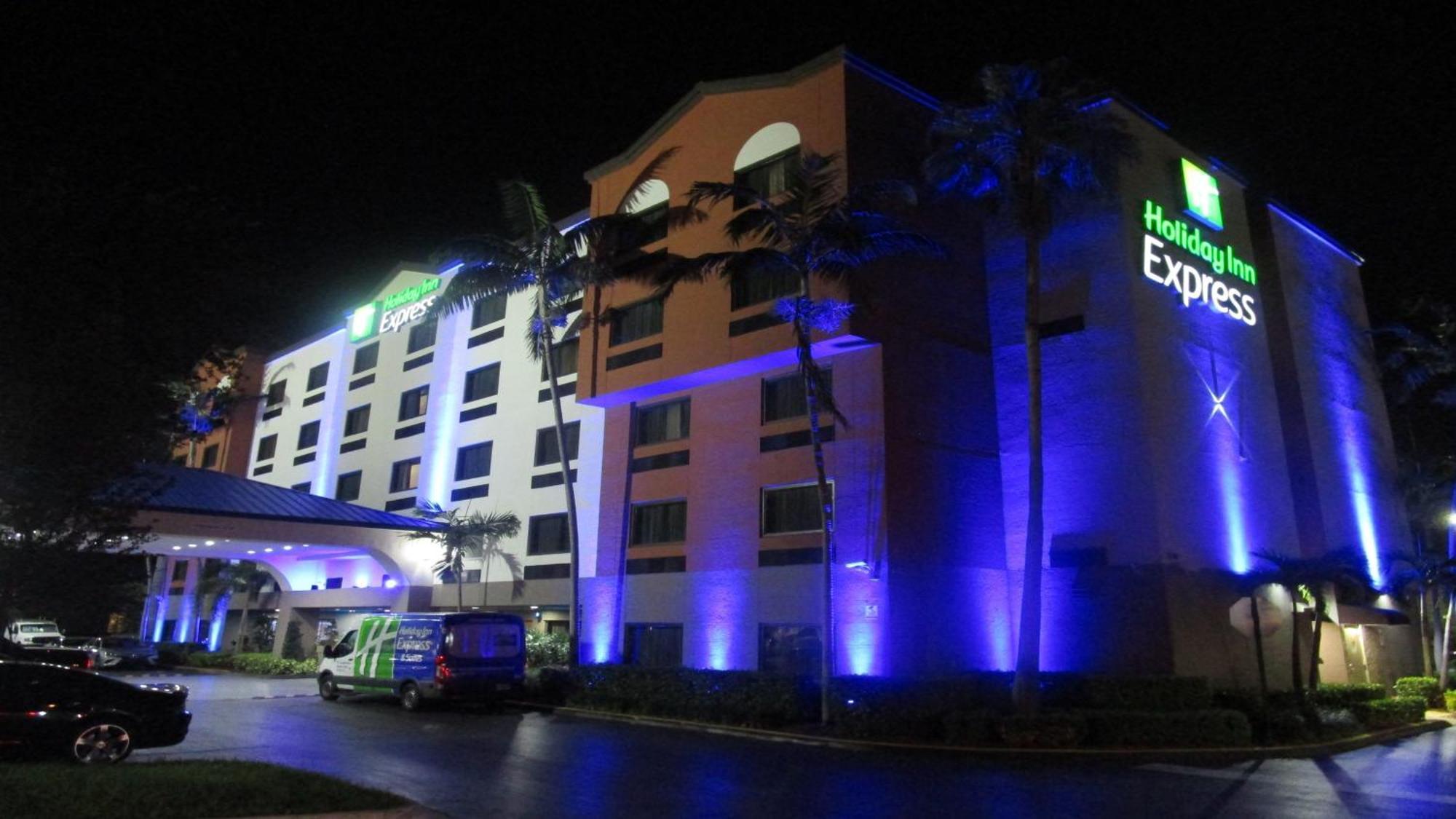 Holiday Inn Express And Suites Fort Lauderdale Airport West By Ihg Дейви Экстерьер фото