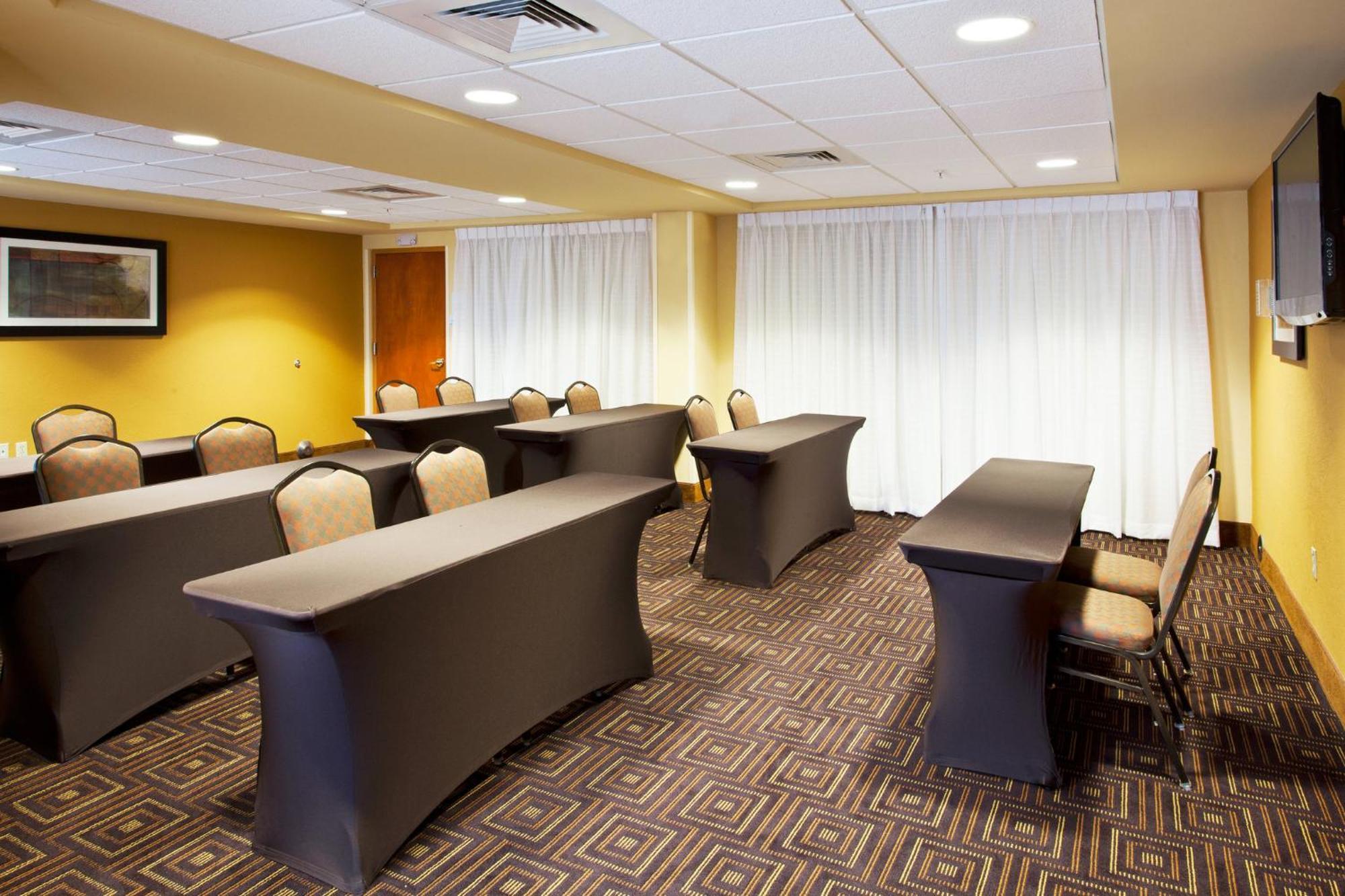 Holiday Inn Express And Suites Fort Lauderdale Airport West By Ihg Дейви Экстерьер фото